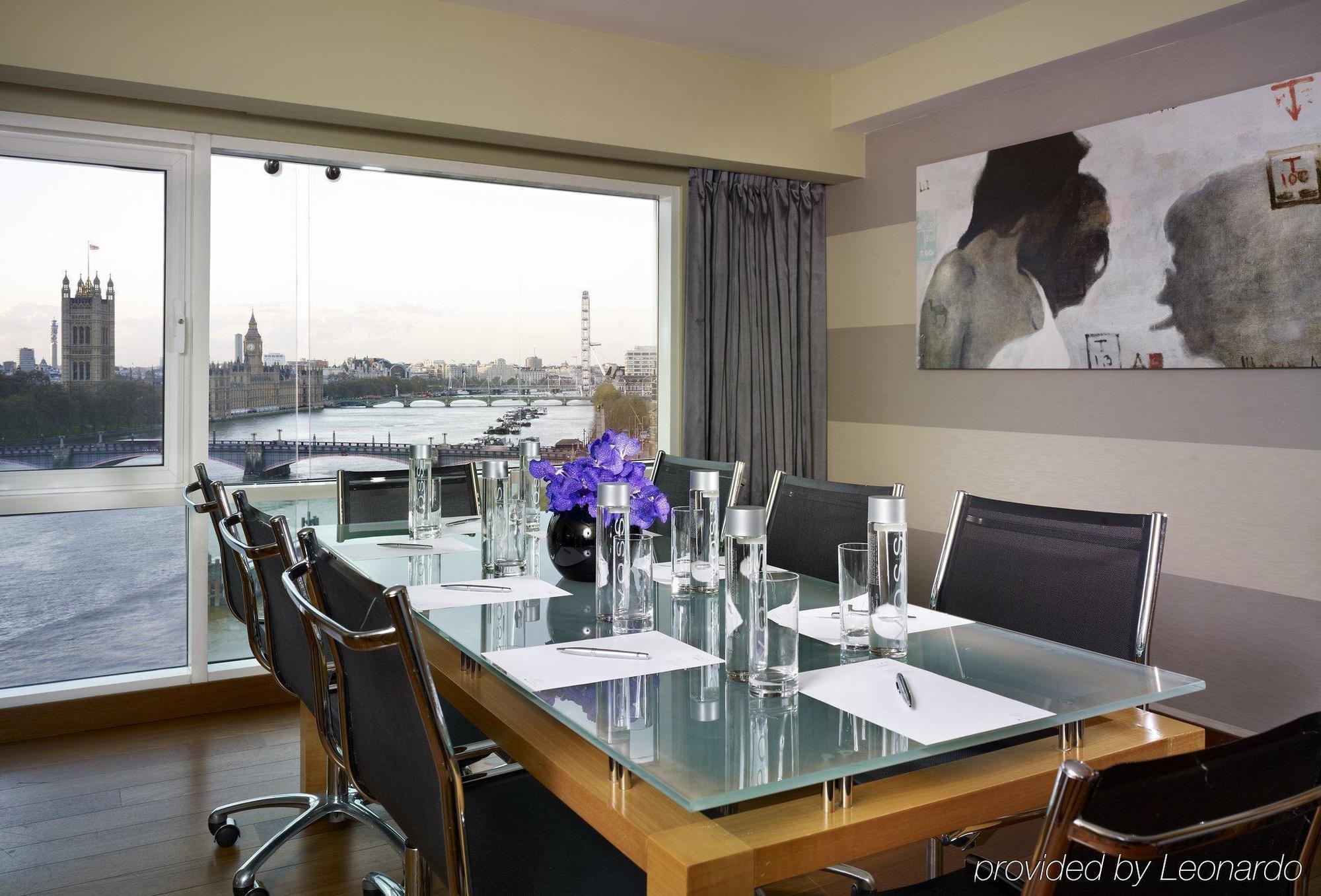 Plaza On The River London Kültér fotó A meeting room at the London Bridge location