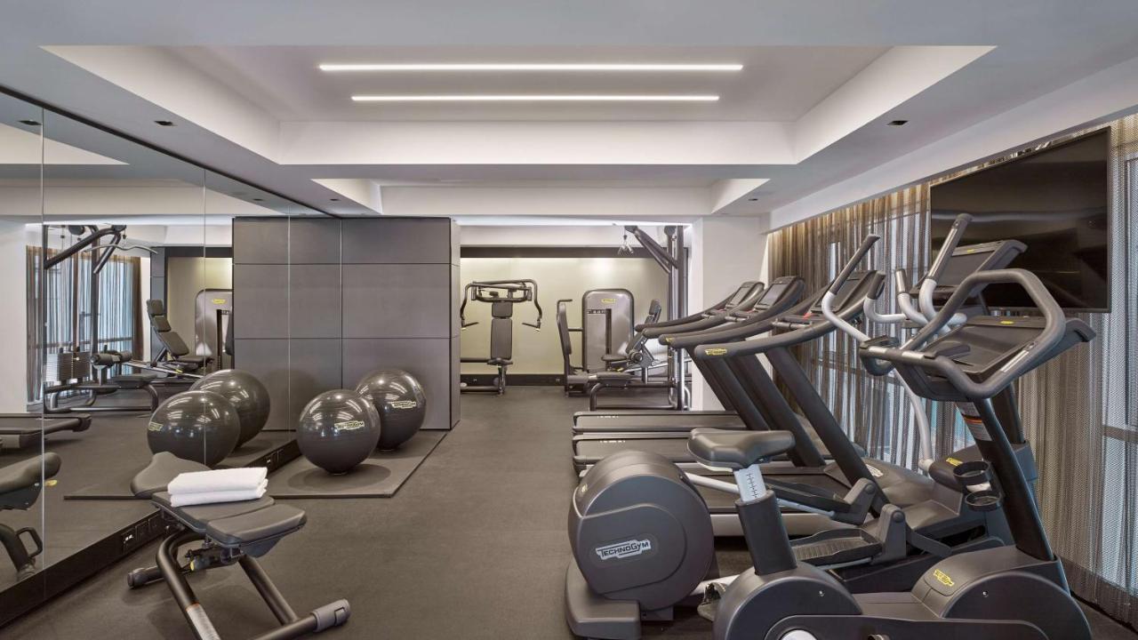 Plaza On The River London Kültér fotó The gym at The Standard East Village